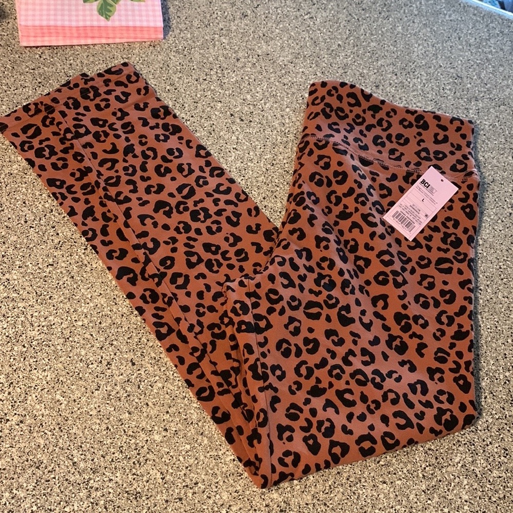 NwT Wild fable maroon and black cheetah print leggings size small smoke free♥️